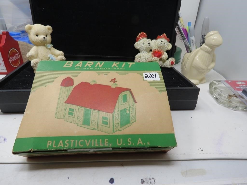 Barn Kit BY Plasticville