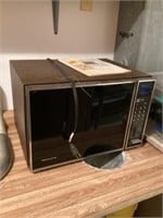 Kenmore microwave And kitchen stuff