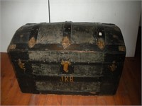 Trunk  30x17x20 Inches
