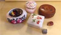 WE SHIP: Limoges, Wade, Wee Box, Button