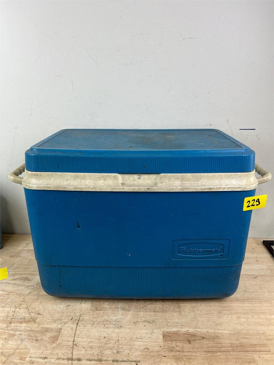 Rubbermaid Cooler