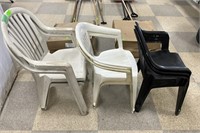 7 plastic patio chairs