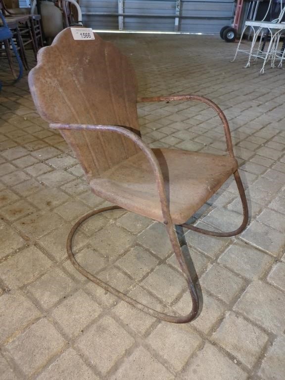 Vintage metal child's lawn chair - approx 22"