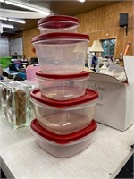 Rubbermaid storage containers