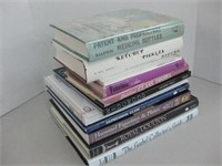 11 Collector Books - Goebel, Wedgewood, Hummel etc