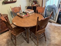 OAK TABLE WITH 6 PRESSBACK CHAIRS