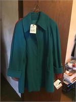 4 women's coats (S & M)