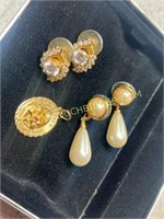 Goldtone and pearl earrings etc