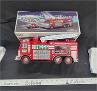 Hess Firetruck w Box