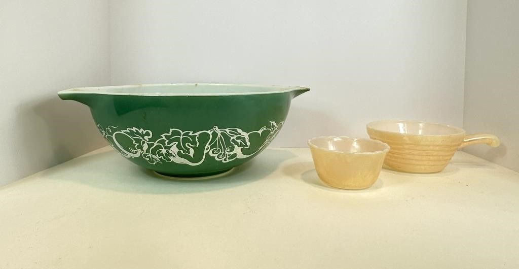 Pyrex and Fire King Bowls