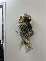 Hanging flower wall decor