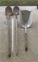 2 Round Point Shovels & Bulb Planter Shovel