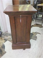 ANTIQUE OAK LECTERN 40"T X 20"W X 21.5"D