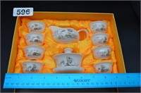 Asian tea set in lined box like new