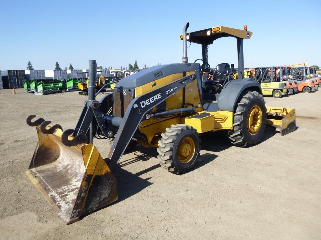 2016 John Deere 210L EP Skip Loader