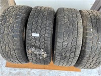 4 BS tires, 275x55Rx20, 75% tread