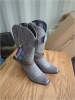 Still tagged Durango size 8 men's boots