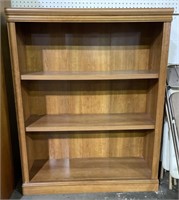 (L) Oak Pressboard Bookcase 35 1/2” x 15” x 45”