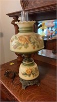 Vintage Ruffle Rim Floral Lamp