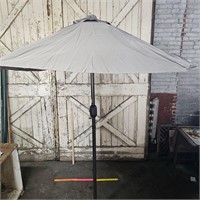 7 1/2' Solar Outdoor Umbrella-Gray