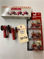 Ertl IH Gold Demonstrator Tractor Set, IH 4pc