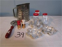 Red Handle Utensils - Red Handle Bromwell Sifter