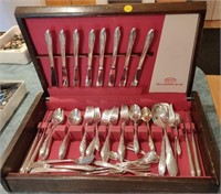1847 Rogers Bros Springtime Cutlery Set