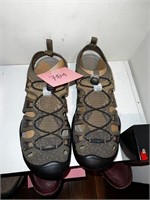 REALLY NICE MENS SHOES SIZE 13