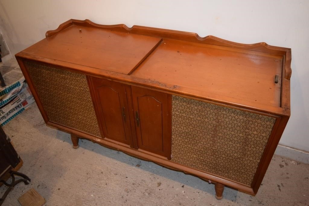 RCH Victor Record Player (works)