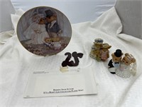 2 Bear Figurines & Collector Plate w/Stand