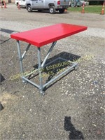 FOUR WHEEL METAL TOOL TABLE