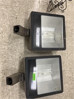 2 Flood Lights