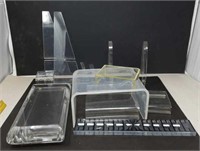 Box of lucite stands
