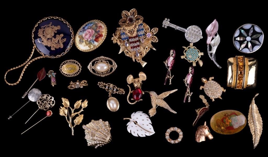 Collectible Brooches & Jewelry