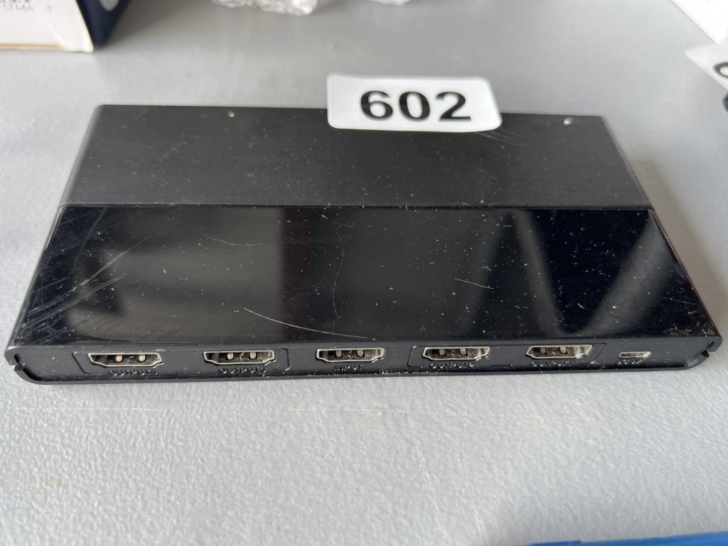 ONN 6 Port USB Splitter U241