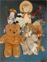 Bears and stuffed dolls
