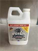 Full Rhino concrete & deck cleaner 1/2 gallon