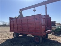 Wagon running gear with grain bed & chain hoist