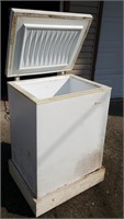 Chest freezer model MFC 05 M1FW1