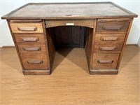 Solid Oak Desk 1270 x 770 x 760