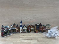 6 Christmas ceramic village houses w/ lights