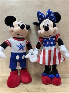 22" Americana Mickey and Minnie mouse figures
