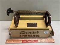 INTERESTING VINTAGE READ PLEATERS WITH BOX