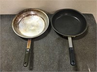 2 Large Cooking Pans