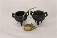 PAIR OF ORIENTAL INCENSE POTS AND BRASS MOUSE