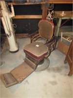 RITTER DENTIAL CHAIR W/ HEAD REST, ADJUSTABLE ARMS