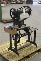 Vintage Singer Cobbler Treadle Sewing Machine