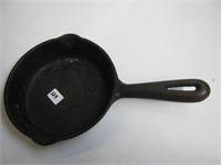 Cast Iron Findlay Fry Pan No.3