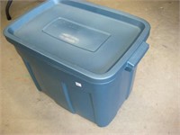 Blue Rubbermaid Tote