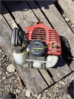 D1. small universal yard tool gas motor